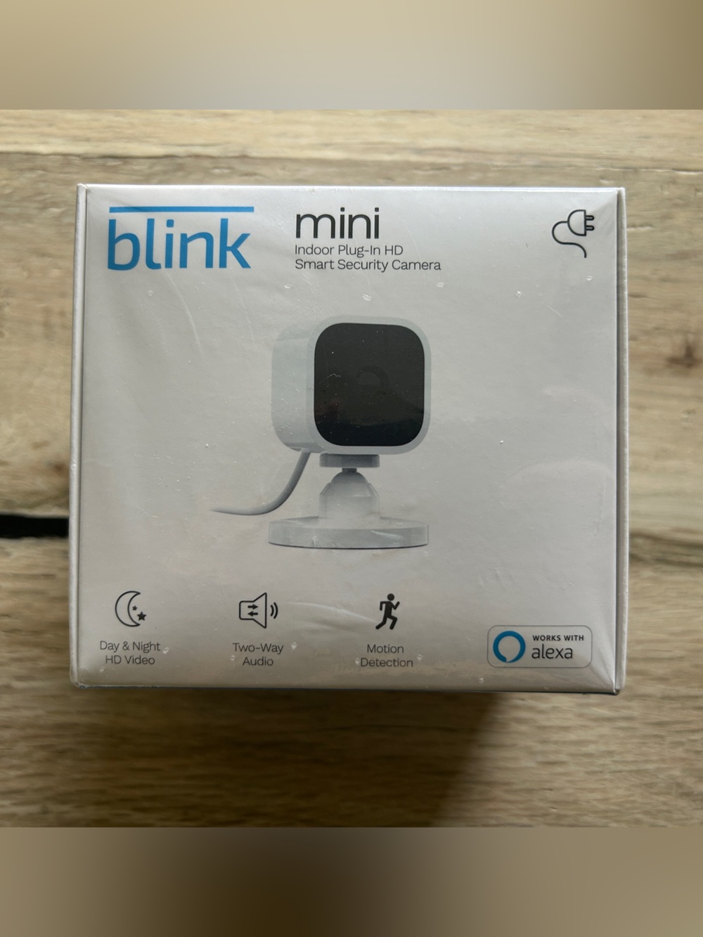 Blink Mini Indoor Plug-In HD Smart Security Camera - White